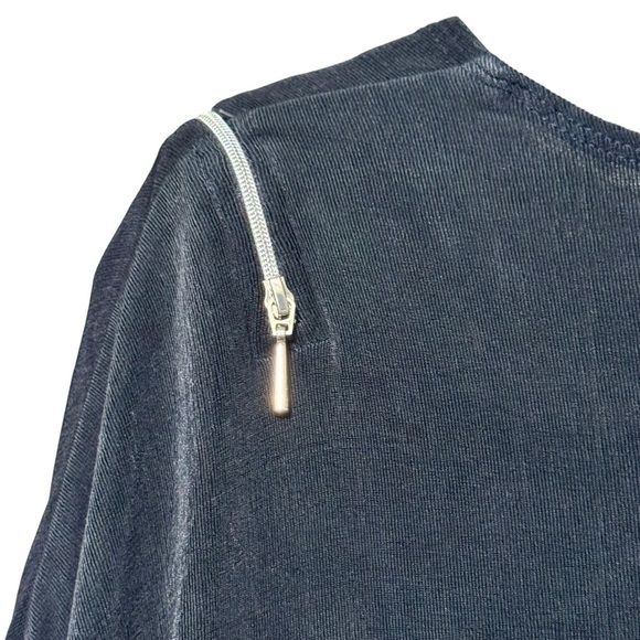 Chicos Travelers Very Dark Blue Black Zip Shoulder Slinky Stretchy Blouse - Picture 7 of 12